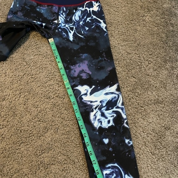 Disney her universe Superman track suit (jacket and leggings ) size medium - Picture 10 of 14